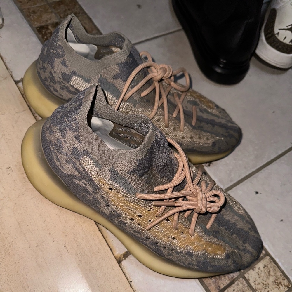 Men’s Yeezy 380
